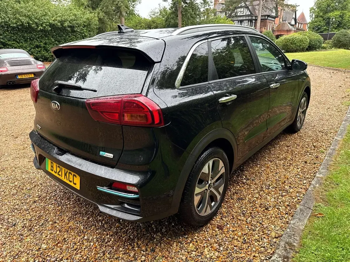 Used Kia Niro 150 kW (204 HP) 2021 Black SUV
