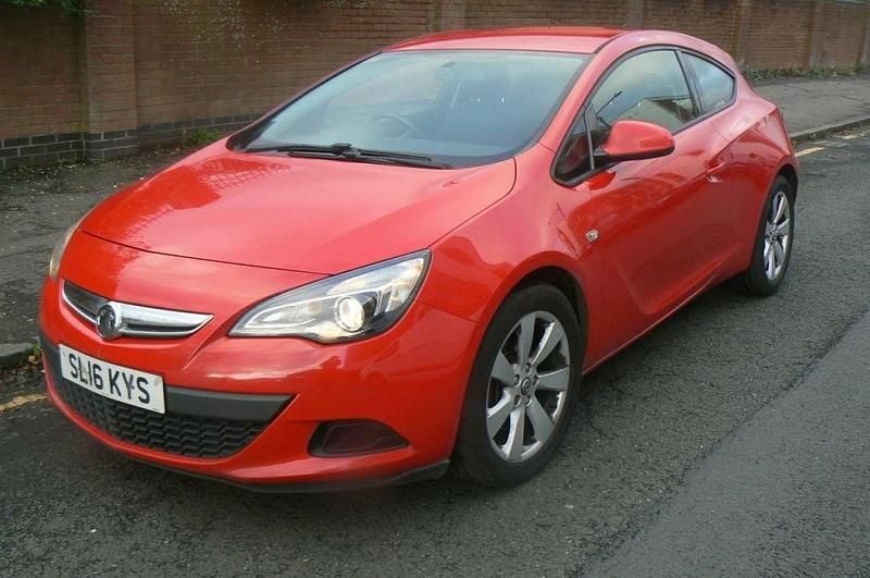 Red Used 2016 Vauxhall Astra GTC Sport Hatchback | £2,495 (Good price) - Image 1/4