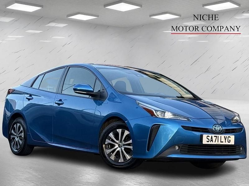 Used Toyota Prius Active 122 HP (89 kW) 2021 Blue Hatchback