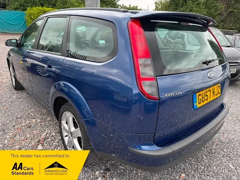 Used Ford Focus Zetec 115 HP (84 kW) 2007 Blue Estate