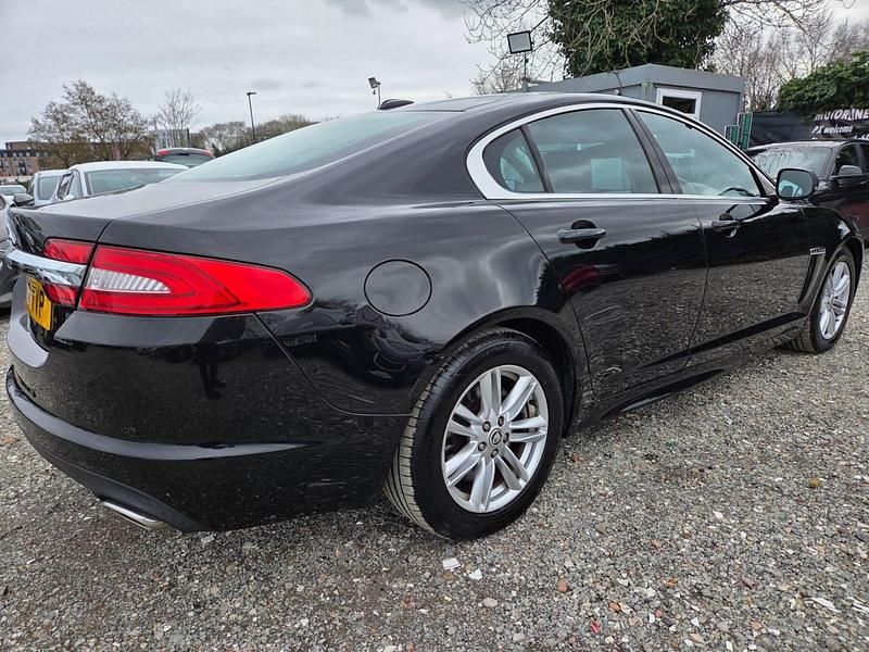 Begagnad Jaguar XF Luxury 2012 Svart Sedan