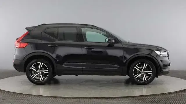 Used Volvo XC40 R-Design 161 HP (118 kW) 2022 Black SUV