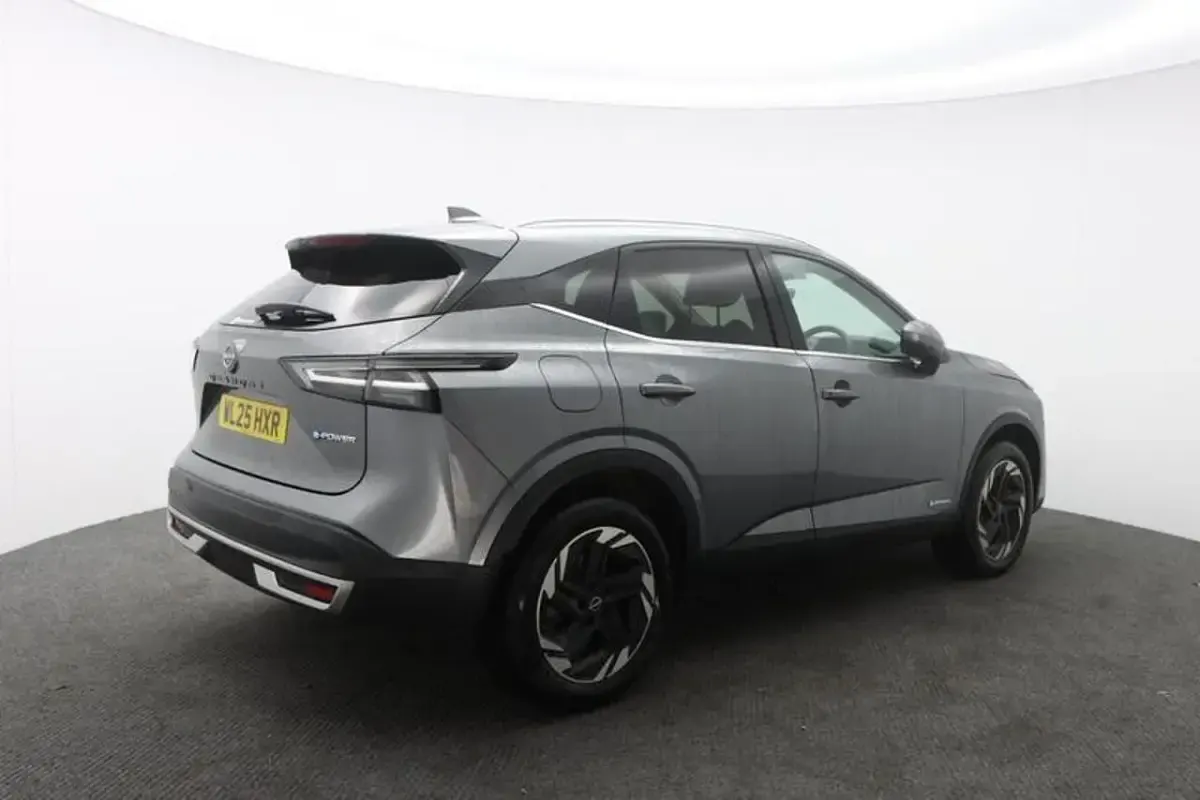 Used Nissan Qashqai N-Connecta 190 HP (139 kW) 2025 Black SUV
