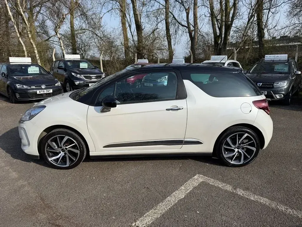 Używany DS Automobiles DS3 Connected Chic 82 KM (60 kW) 2018 Biały Hatchback