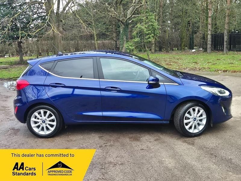 Used Ford Fiesta Titanium 125 HP (91 kW) 2018 Blue Hatchback
