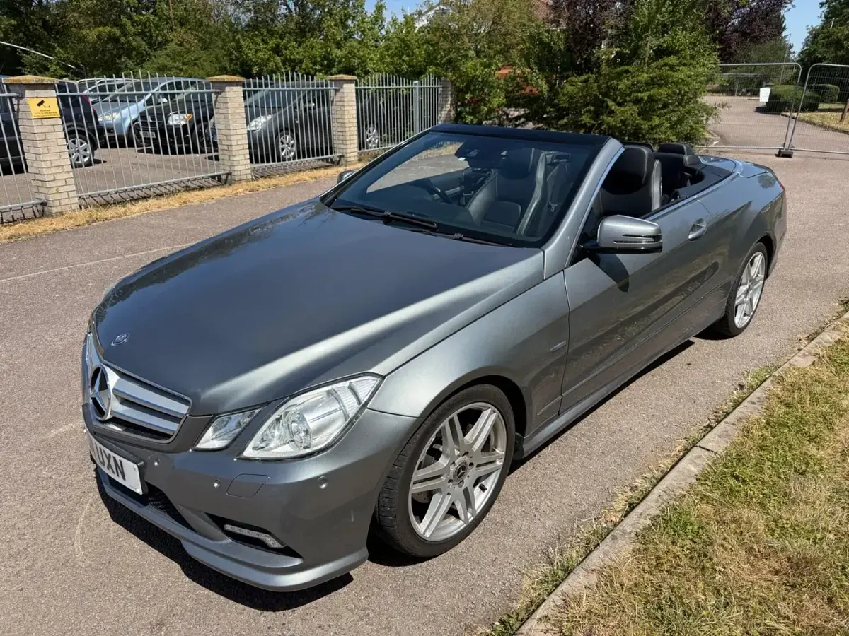 Used Mercedes E220 167 HP (122 kW) 2011 Silver Cabriolet