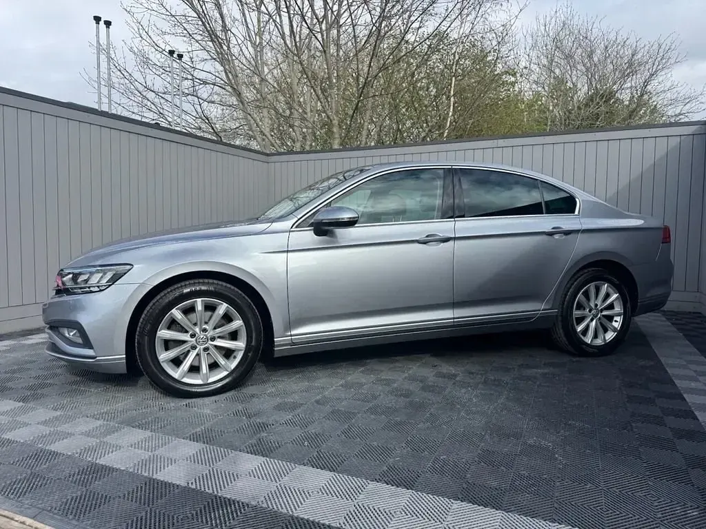 Usado VW Passat SEL 2020 Prateado Sedan