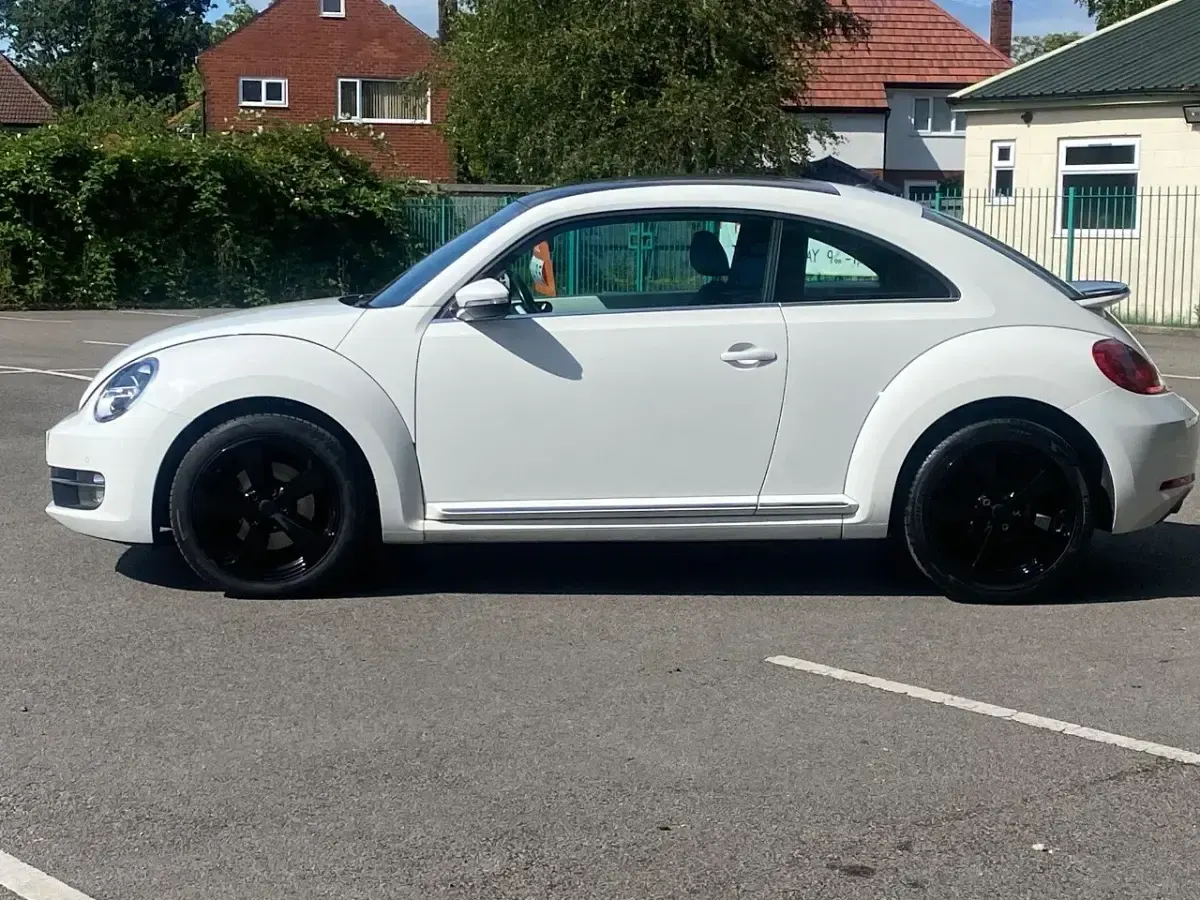 Used VW Beetle Design 150 HP (110 kW) 2012 White Hatchback