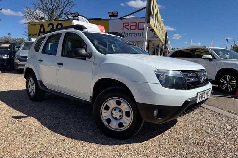 Used Dacia Duster Ambiance 110 HP (80 kW) 2015 White SUV