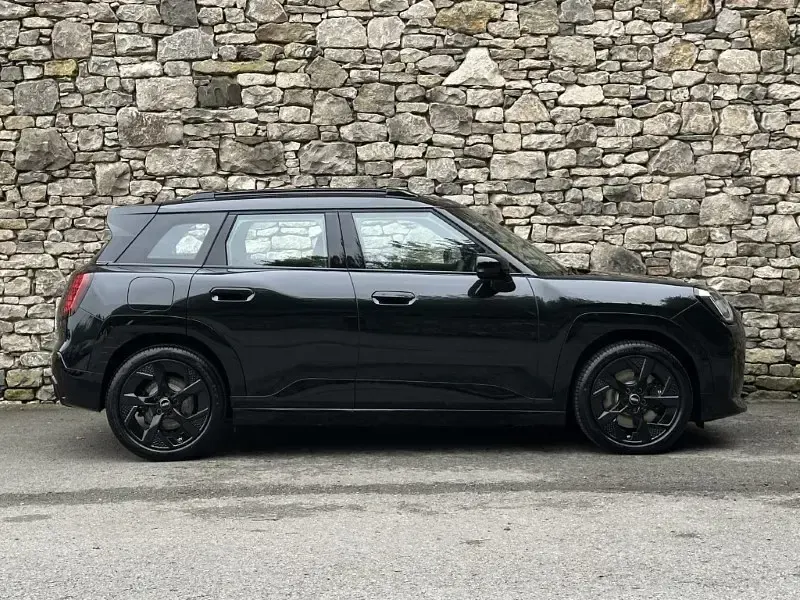 Used Mini Aceman Sport 135 kW (184 HP) 2025 Black SUV