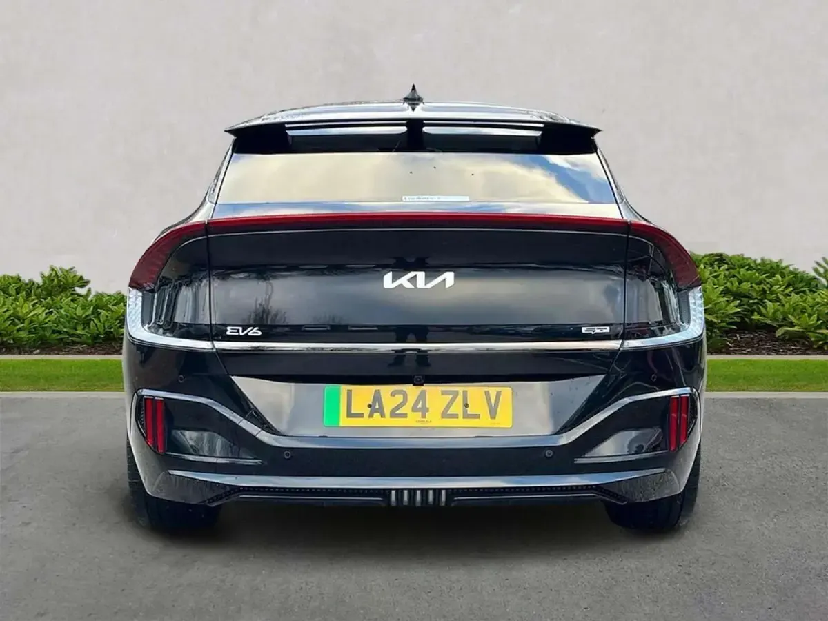 Begagnad Kia EV6 GT 423 kW (576 HK) 2024 Svart SUV