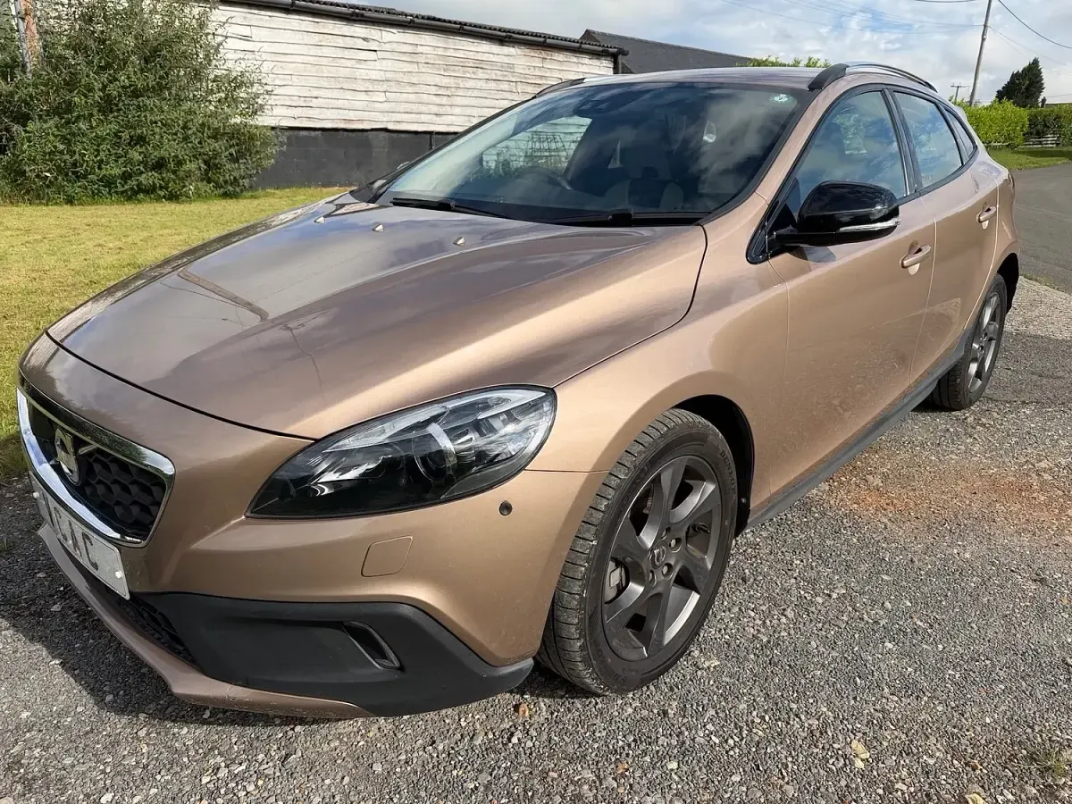 Used Volvo V40 2015 Bronze Hatchback