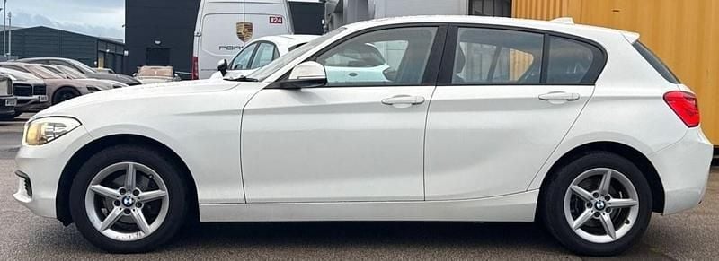 Alpine white Used 2018 BMW 118 Efficient Dynamics Hatchback | £10,475 (Super price) - Image 1/4