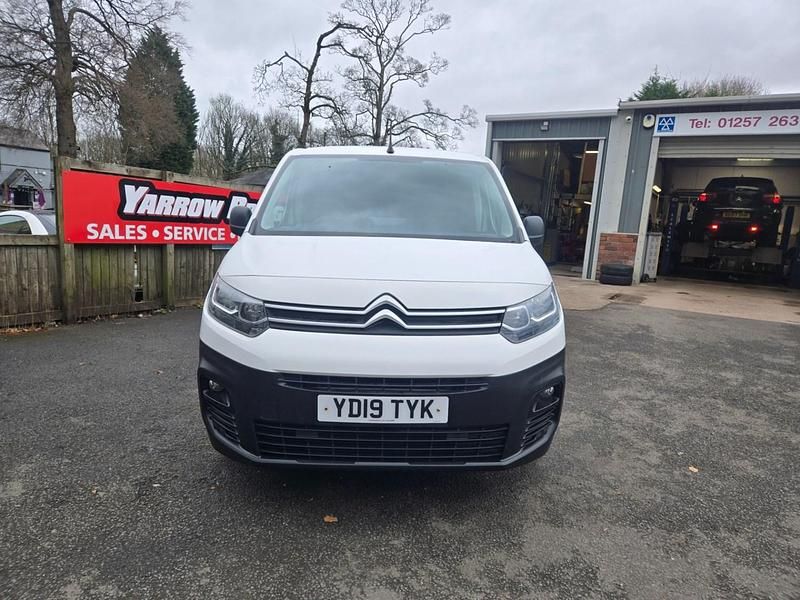 Used Citroën Berlingo 75 HP (55 kW) 2019 White MPV