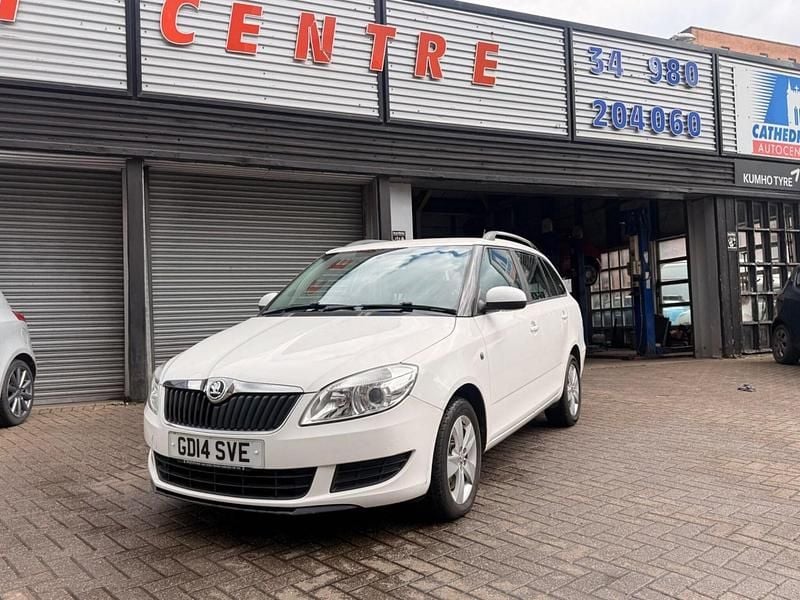Used Skoda Fabia SE 105 HP (77 kW) 2014 White Estate