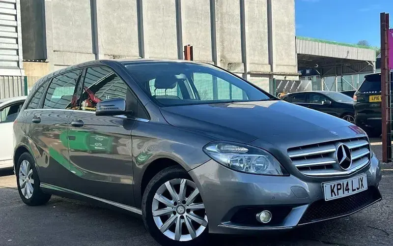 Begagnad Mercedes B180 SE 109 HK (80 kW) 2014 Grå Minibuss