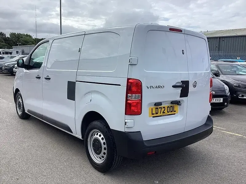 Used Vauxhall Vivaro 145 HP (106 kW) 2022 White MPV