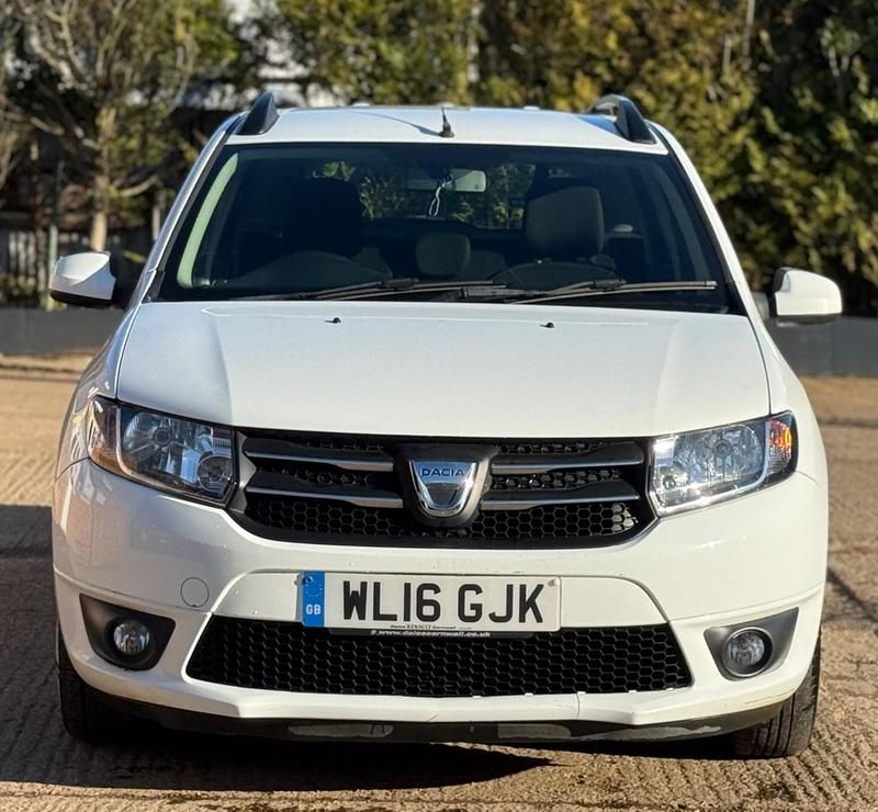 Used Dacia Logan MCV Lauréate 2016 White Estate