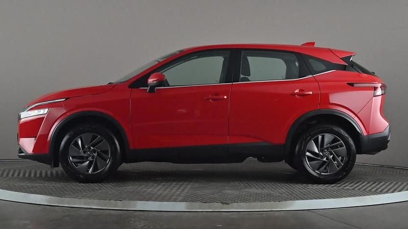 Used Nissan Qashqai Acenta Premium 140 HP (102 kW) 2024 Red SUV