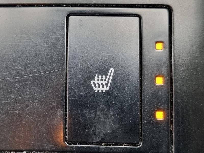 Used Lexus IS300h Luxury Line 223 HP (164 kW) 2014 Silver Sedan