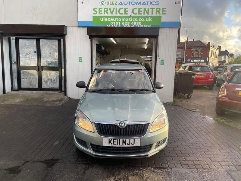 Green Used 2011 Skoda Fabia Hatchback | £3,395 (Fair price) - Image 1/4