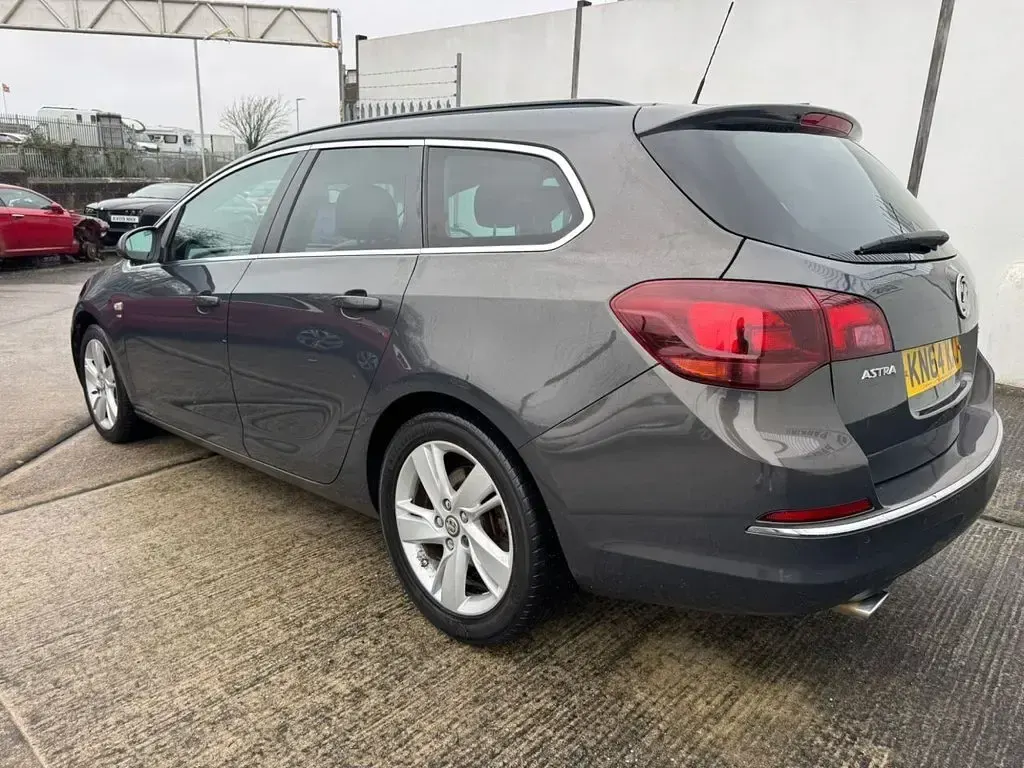 Used Vauxhall Astra SRi 165 HP (121 kW) 2014 Grey Estate