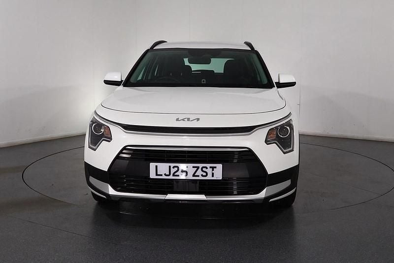 Used Kia Niro 2025 White SUV
