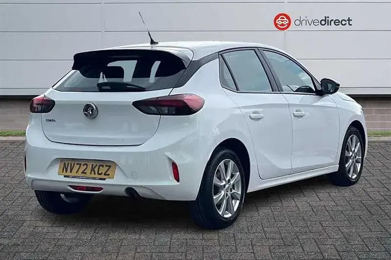 Used Vauxhall Corsa Design Edition 100 HP (73 kW) 2022 White Hatchback