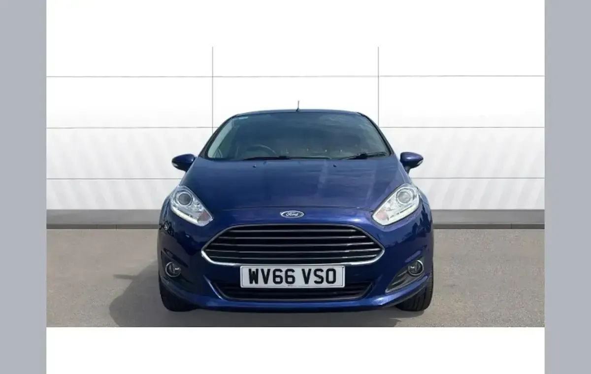 Used Ford Fiesta Zetec 80 HP (58 kW) 2016 Blue Hatchback