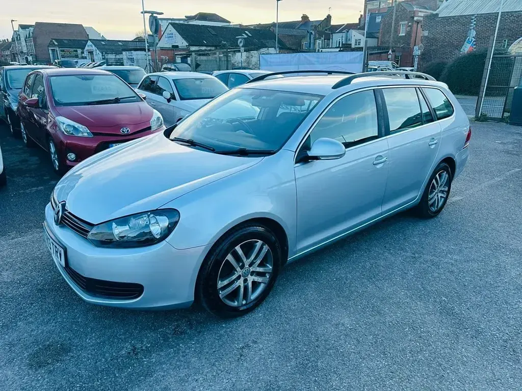 Używany VW Golf VII SE 105 KM (77 kW) 2013 Srebrny Kombi
