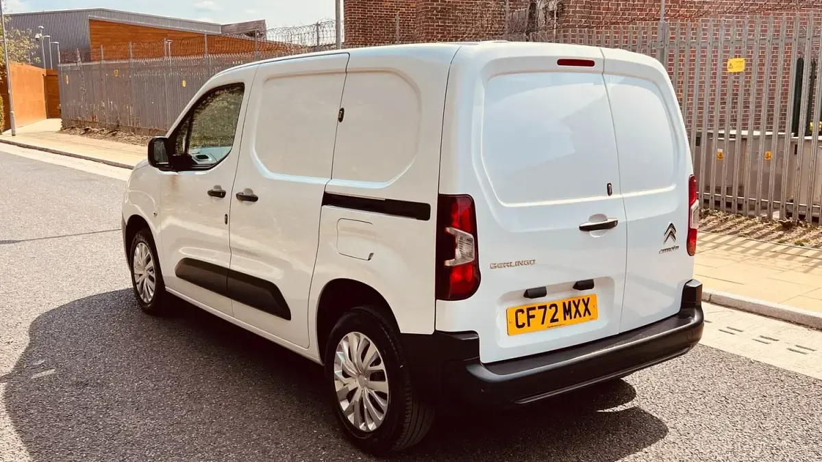 Used Citroën Berlingo 100 HP (73 kW) 2023 White MPV