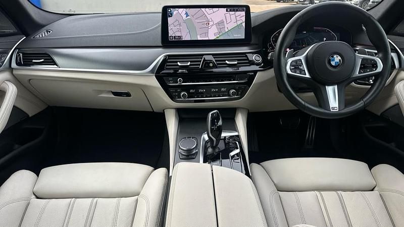 Used BMW 520 M Sport 187 HP (137 kW) 2024 White Estate