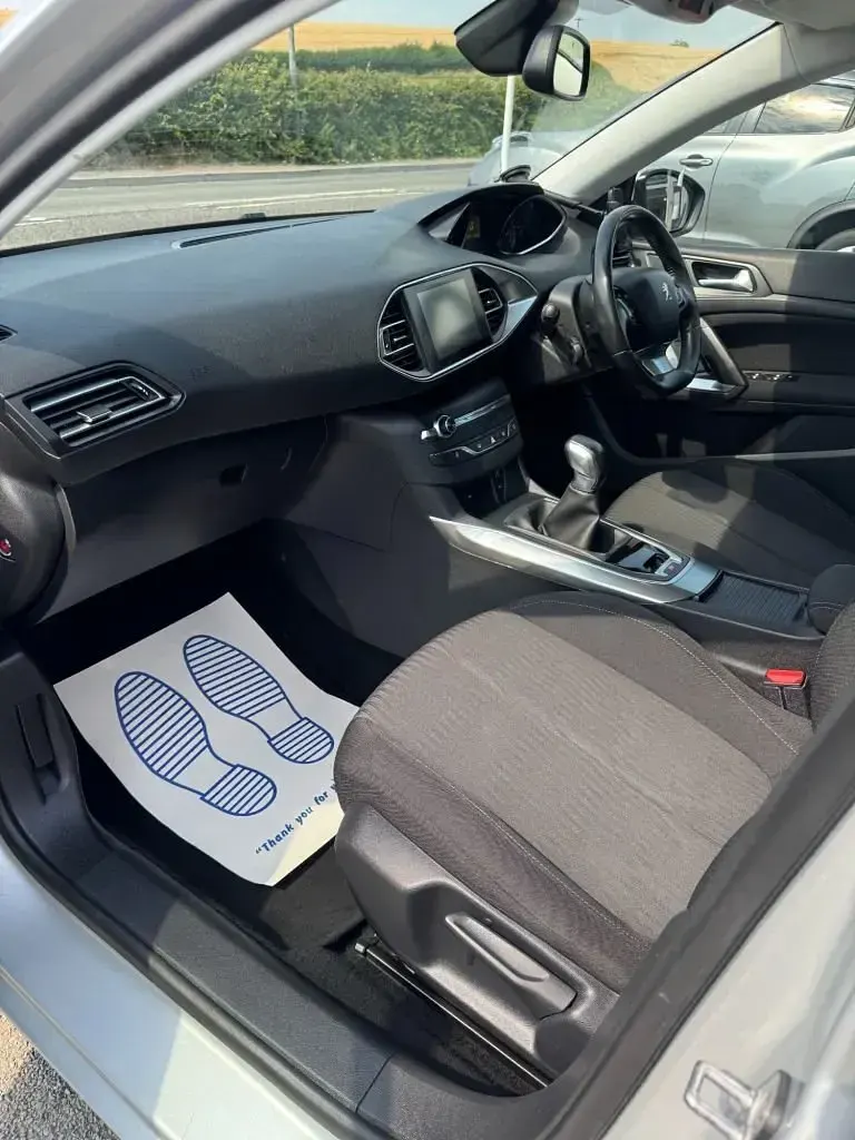 Used Peugeot 308 Active 2014 Silver Hatchback