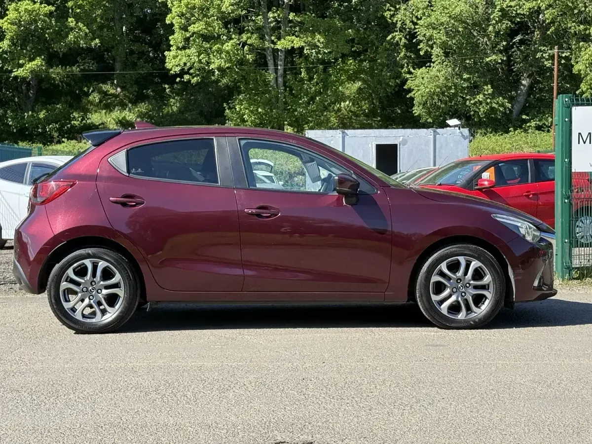 Used Mazda 2 Inclusive 90 HP (66 kW) 2018 Red Hatchback