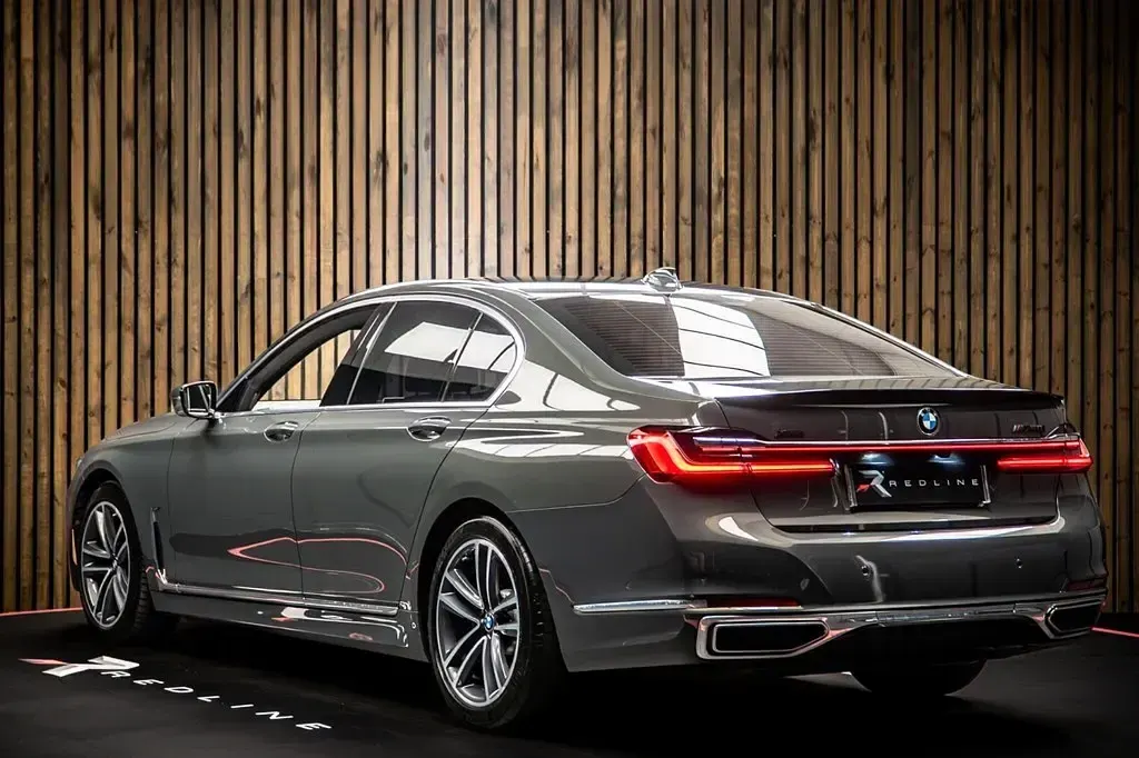Usado BMW 750 Comfort Edition 2019 Gris Berlina
