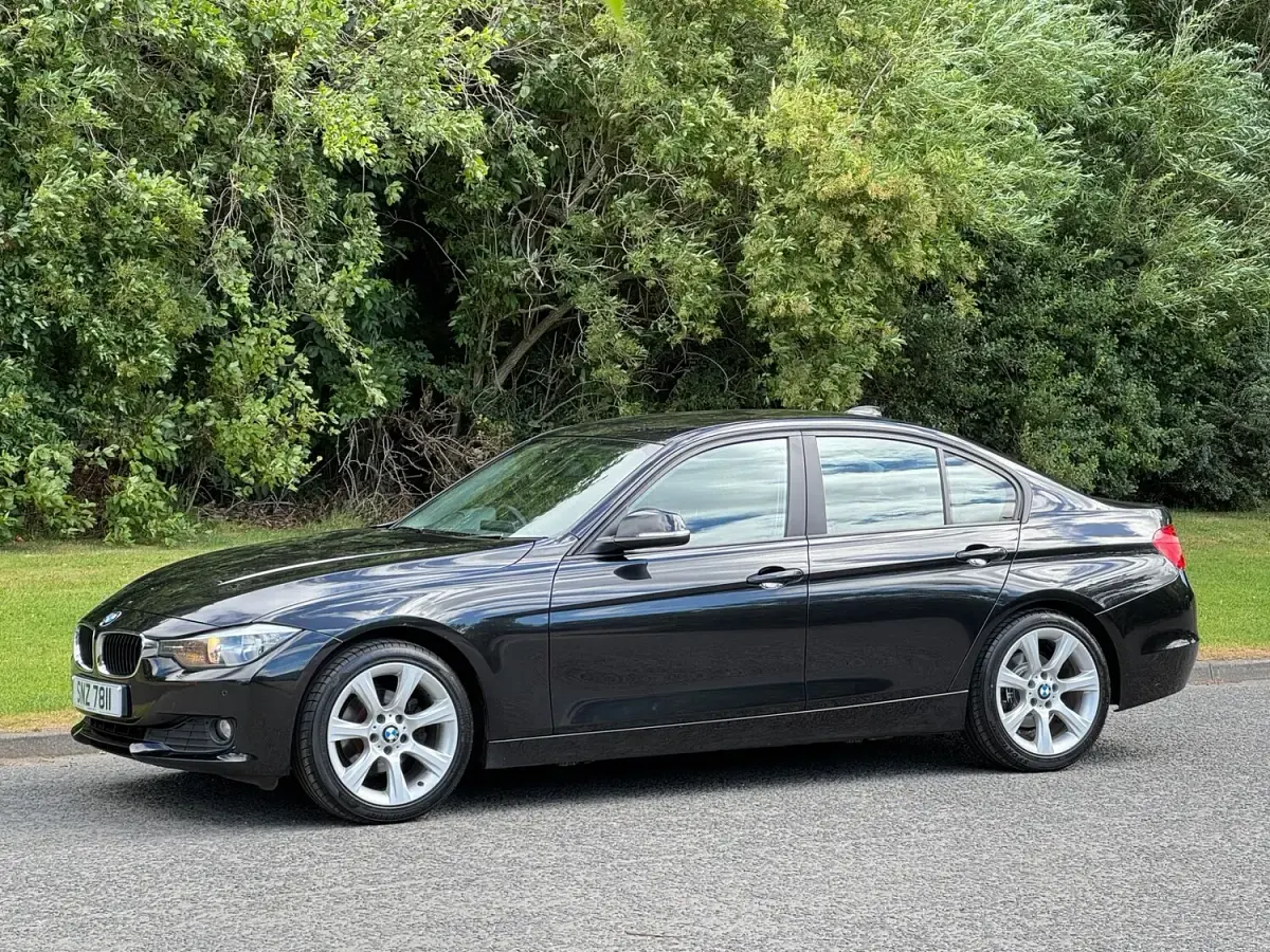 Used BMW 318 Performance 143 HP (105 kW) 2012 Black metallic Sedan