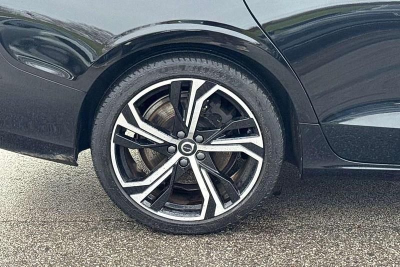 Used Volvo S60 Plus 250 HP (183 kW) 2022 Black stone Sedan