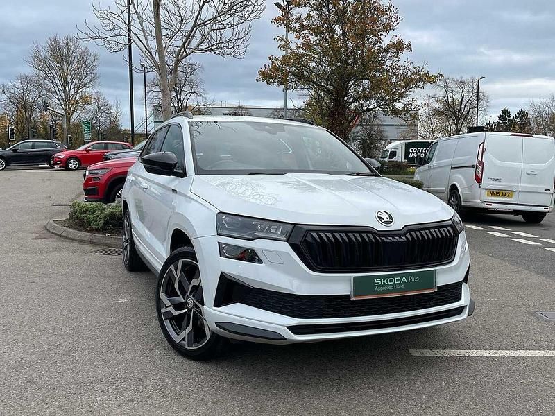 Moon white metallic Used 2022 Skoda Karoq SportLine SUV | £23,990 (Fair price) - Image 1/4