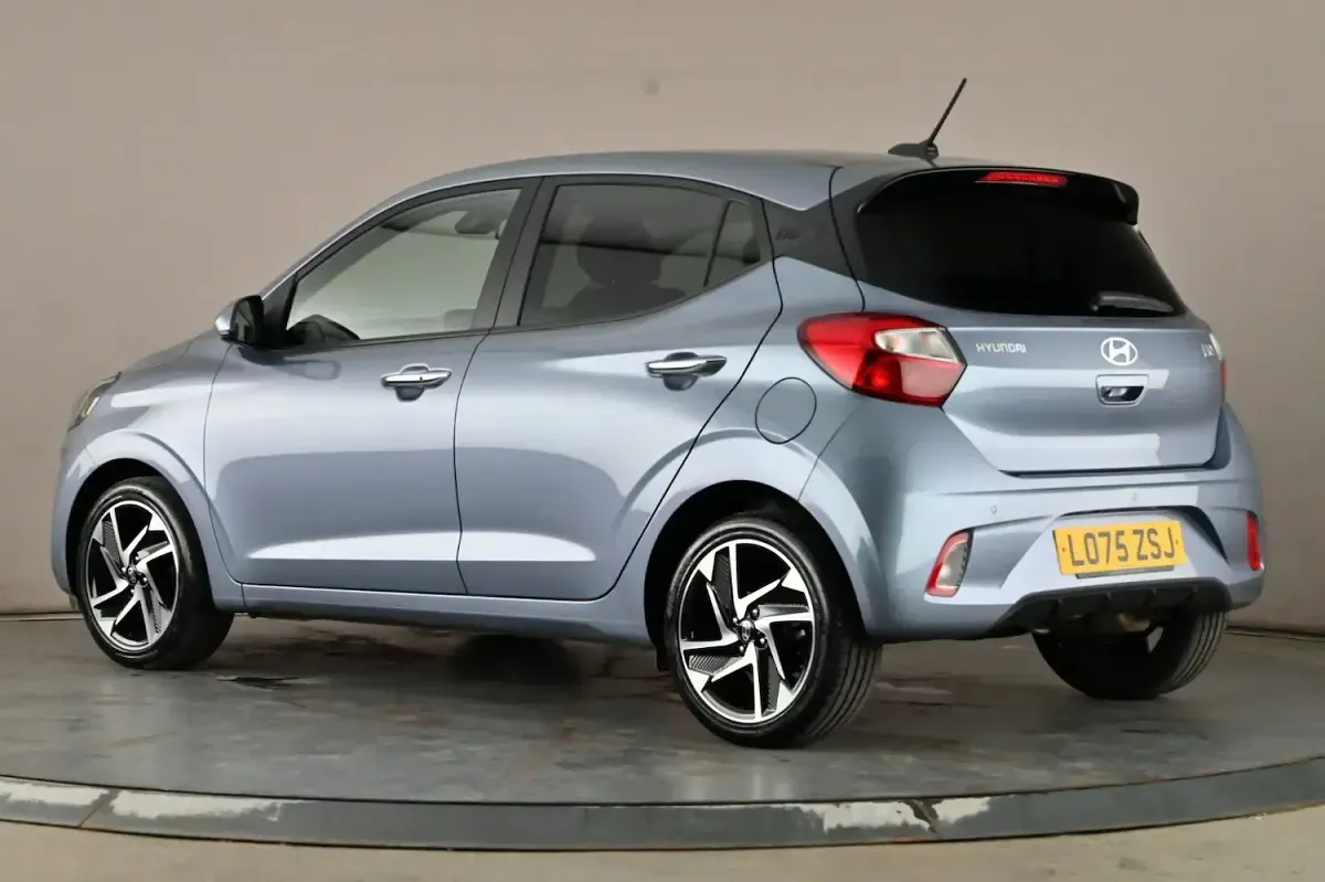 Used Hyundai i10 Premium 83 HP (61 kW) 2026 Blue Hatchback