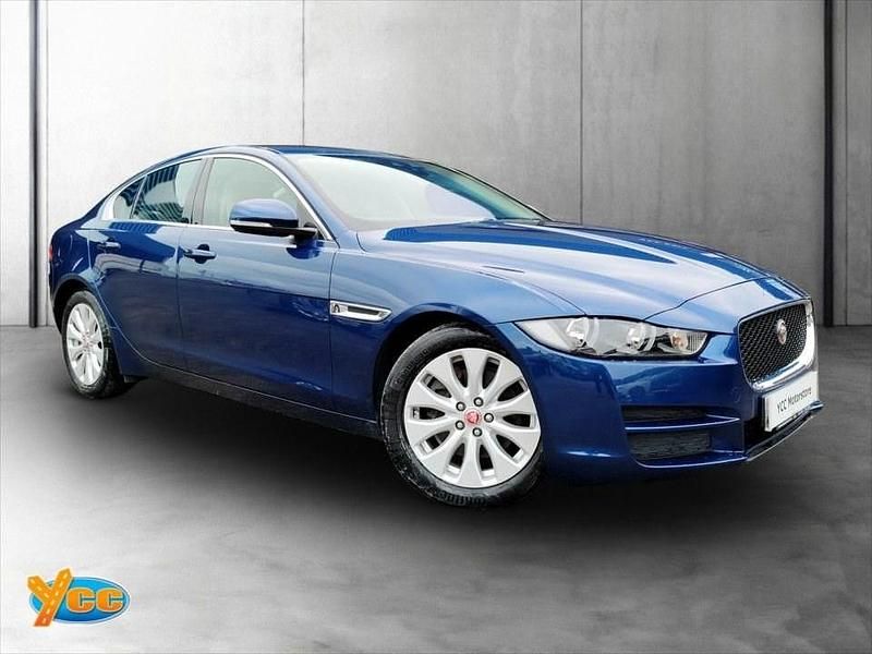 Used Jaguar XE Prestige 163 HP (119 kW) 2016 Blue Sedan