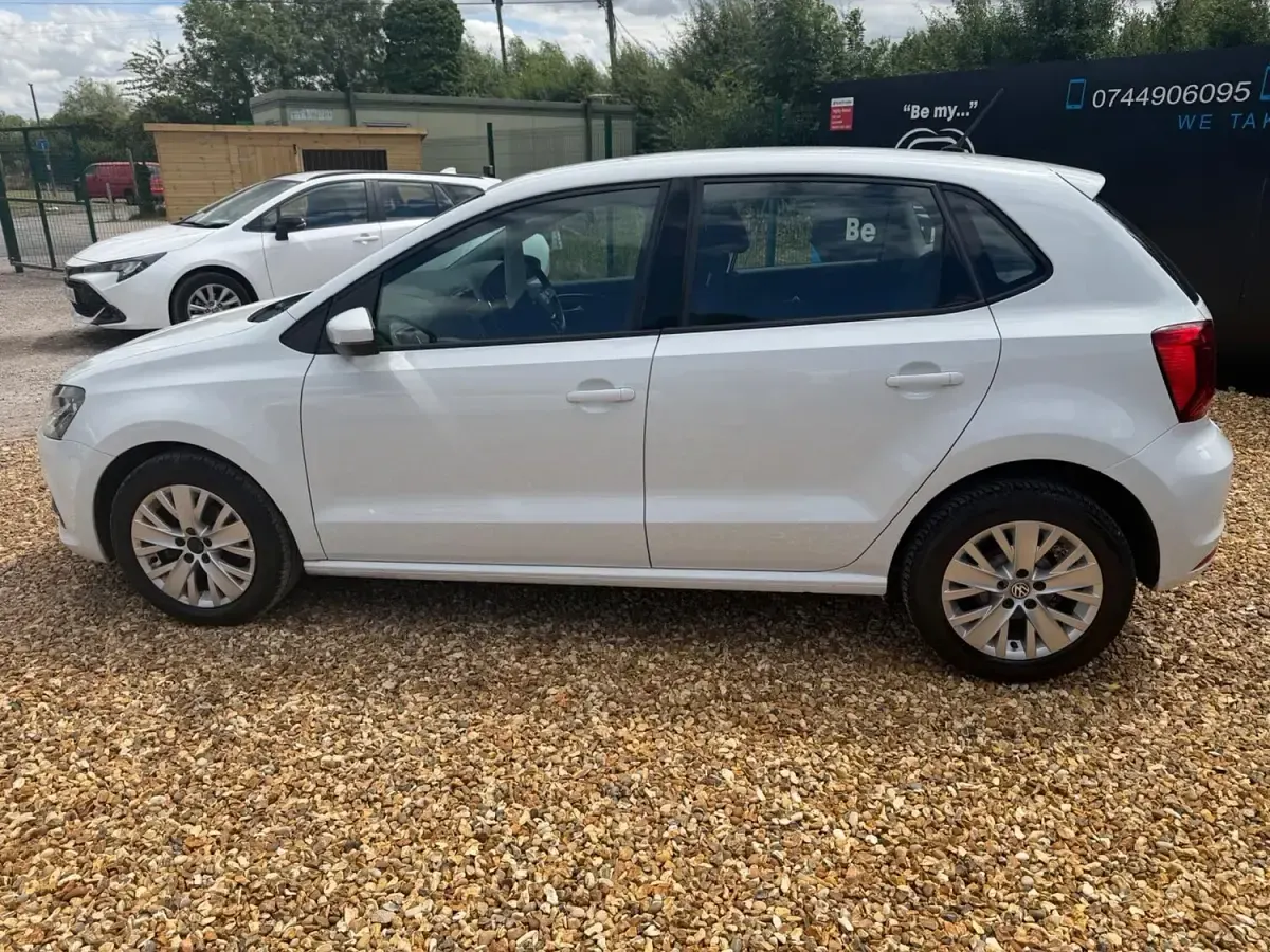 Used VW Polo SE 90 HP (66 kW) 2015 White Hatchback