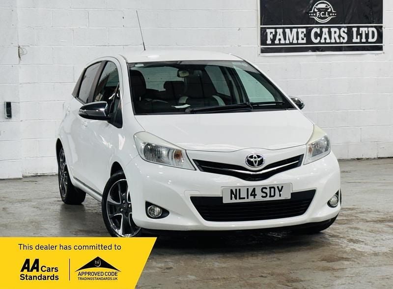 White Used 2014 Toyota Yaris Trend Hatchback | £3,800 (Fair price) - Image 1/3