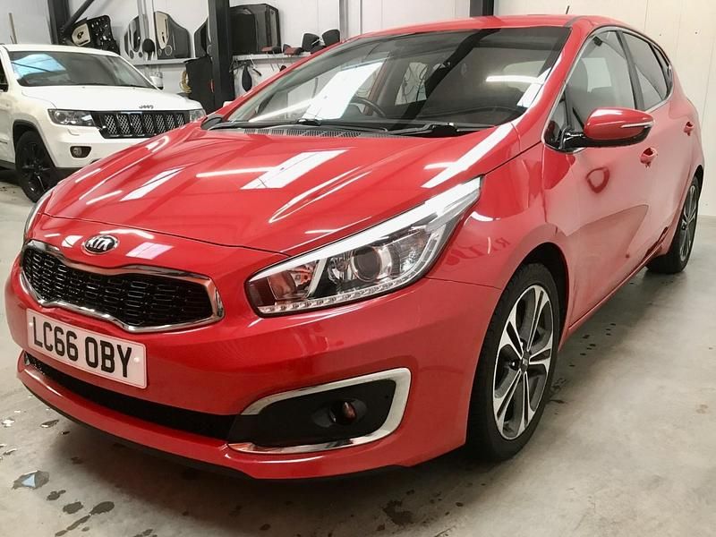 Używany Kia Ceed 136 KM (100 kW) 2017 Czerwony Hatchback