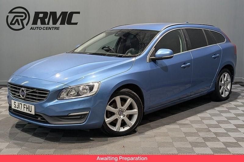 Used Volvo V60 SE 150 HP (110 kW) 2017 Blue Estate