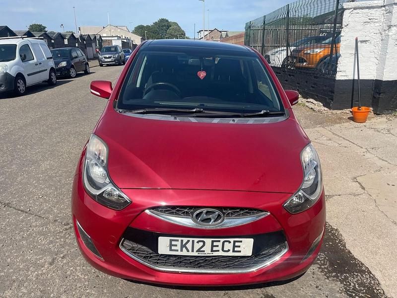 Usado Hyundai ix20 Style 113 CV (83 kW) 2012 Rojo Utilitario