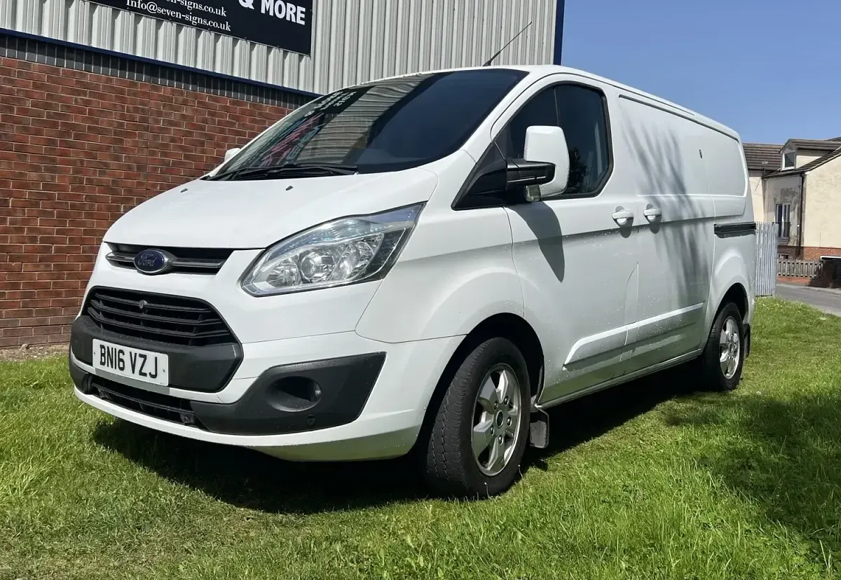 Used Ford Transit Custom Limited 125 HP (91 kW) 2016 White Van