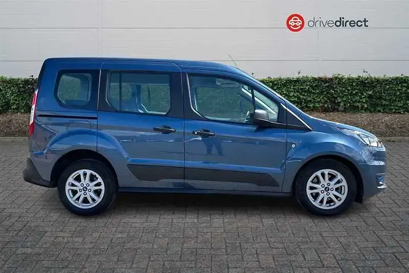 Used Ford Tourneo Zetec 120 HP (88 kW) 2021 Blue MPV