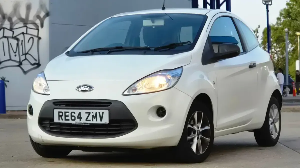 Used Ford Ka Studio 69 HP (50 kW) 2014 White Hatchback