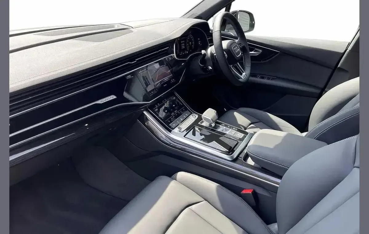 Used Audi Q7 Black Edition 228 HP (167 kW) 2026 Silver SUV