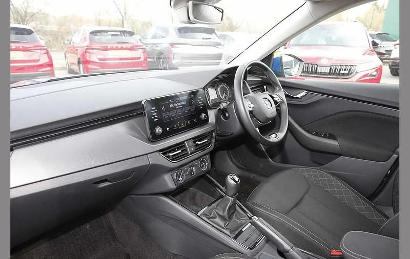 Used Skoda Kamiq SE 113 HP (83 kW) 2020 Race blue metallic SUV